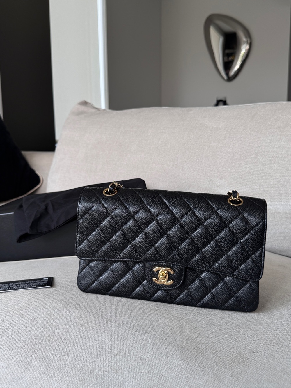 Chanel medium classic double flap bag black gold hardware pristine condition - Picture 3 of 15